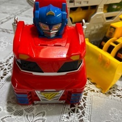 ★9/20金まで出品　トランスフォームするトレーラー　男の子　おもちゃ　ダンプカーの画像