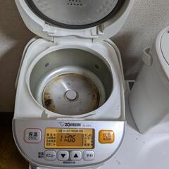 象印 マイコン炊飯器 NL-DS10-WA 5.5合炊き 除菌清掃済みの画像