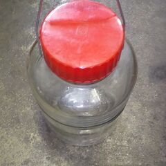 中古品、約８Lのガラスの梅酒の瓶。