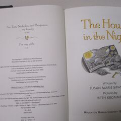英語絵本　The House in the Nightの画像