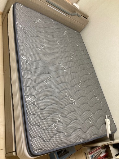 ダブルベッド