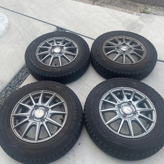 スタッドレスタイヤの画像