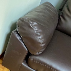 本日引き取り可能でしたら ２千円で譲ります6人用ソファの画像