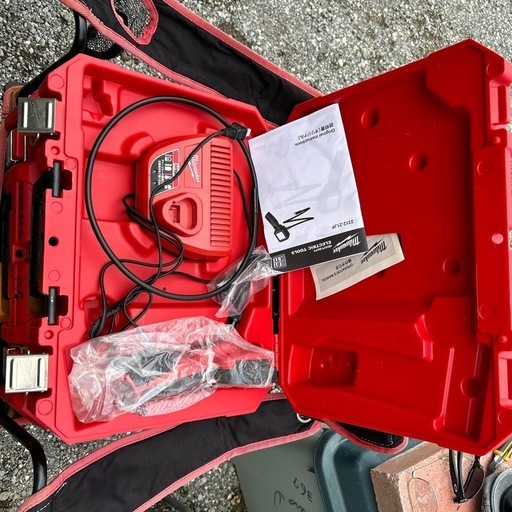 ミルウォーキースコープカーラーカメラ約8mm、エンジンの燃焼部等、確認できます！充電池2個付き、カラーで鮮明です‼️長さ1m新品未使用中古品です