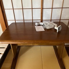 テーブル、モニターアーム