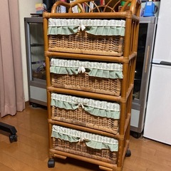 値下げ籐製の整理ラック