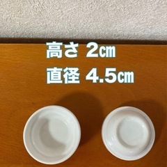 値下げしました！　ケージ取付け入れ＆水入れ（杉）止まり木（すもも）付き 山梨県産 無農薬　小鳥の画像