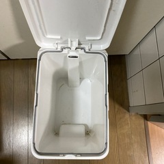 無印良品ゴミ箱（蓋付き）の画像