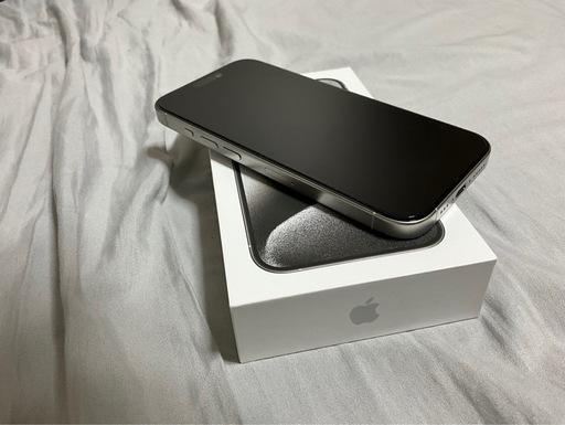 iPhone 15 Pro 128GB ホワイトチタニウム SIMフリー　