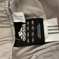 adidas半ズボンの画像