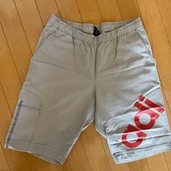 adidas半ズボン