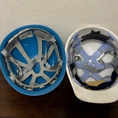 ヘルメット　工事用各種　１つ￥３００〜８００の画像