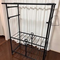ロング丈も掛けられる折りたたみランドリーラック パタラン ブラックの画像
