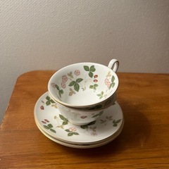 ウエッジウッド　ワイルドストロベリー　ピオニー　カップ&ソーサーの画像