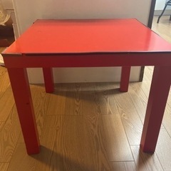 IKEAテーブル

