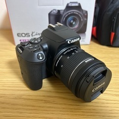 【美品】Canon EOS Kiss X10 デジタル一眼レフカメラ 付属品多数の画像