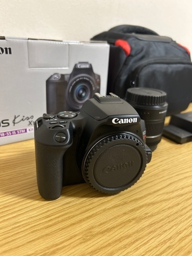 【美品】Canon EOS Kiss X10 デジタル一眼レフカメラ 付属品多数