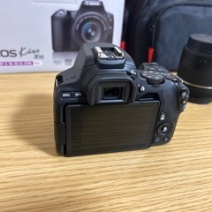 【美品】Canon EOS Kiss X10 デジタル一眼レフカメラ 付属品多数の画像