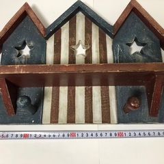 アメリカンカントリー　壁掛け棚　フック付きの画像