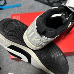 正規品 ‼️新品‼️NIKEコートバーロウ‼️ローカット、ブラックグレー‼️29cm11インチ‼️他の物
1万円以上お買い上げの方半額にします‼️ の画像
