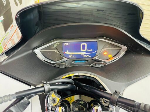 【低走行】ホンダ PCX125 白 2023年 ABS PGM-Fi JK05 走行距離4320km ワンオーナー ローン分割払い可配送可 千葉県木更津市発
