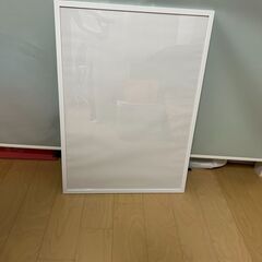 取りに来られる方限定　無料でお譲りします　額縁・ホワイト