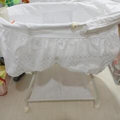 【値下げしました】デルタチルドレン バシネット 白