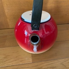 ホーローやかんの画像
