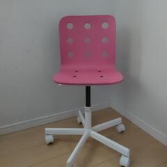 IKEA ピンクのチェア