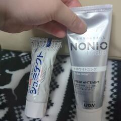 歯磨き粉の画像