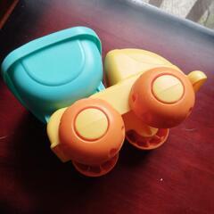 プラスチックのトラック、小さなお子様に。の画像