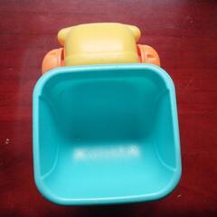 プラスチックのトラック、小さなお子様に。の画像