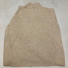 ユニクロ スフレヤーンモックネックセーターの画像