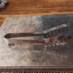 トング差し上げます。