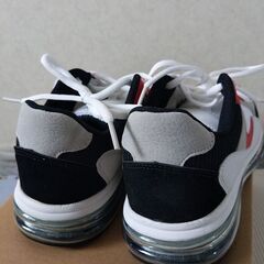 値下げ　24センチスニーカーの画像