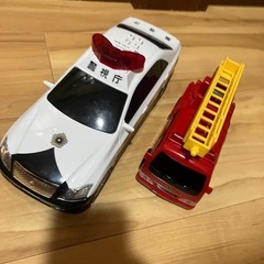 パトカー　消防車