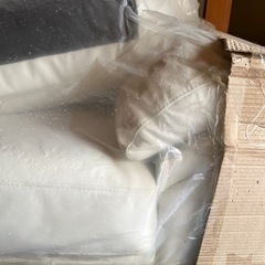 新品未使用　牛革　白ソファ3人掛け❣️の画像
