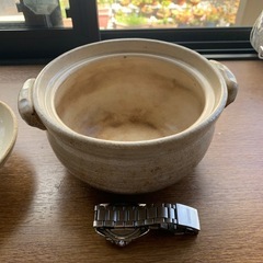 小さめの鍋の画像