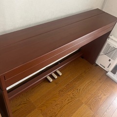 Roland 電子ピアノ　茶色木目調の画像