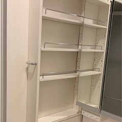 隙間収納の棚(幅約10cm)の画像