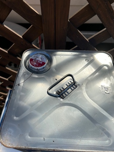 塗料一斗缶と硬化剤のセット

