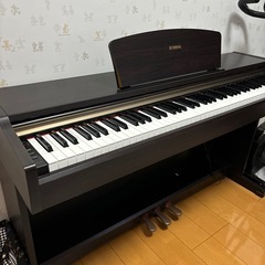 電子ピアノの画像