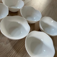 白色　サラダボール　7個セットの画像