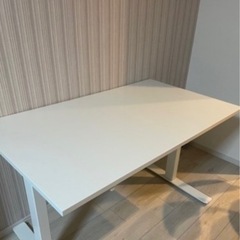 昇降式テーブルの画像