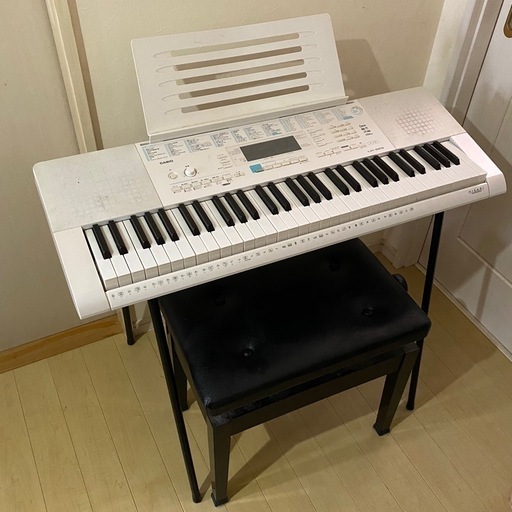 カシオ　キーボード　CASIO LK-223 ピアノ