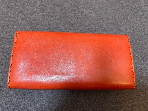 ヘルツの長財布（赤色）