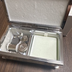4℃オルゴール付きアクセサリーケースの画像