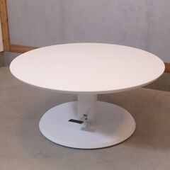 dinos(ディノス)取り扱いの昇降式丸型ダイニングテーブルです。シーン