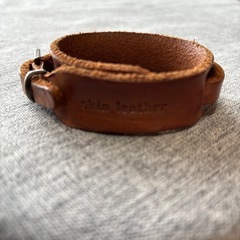 skin leather ブレスレットの画像