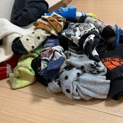 穴あき　伸び　靴下の画像